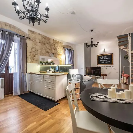 Дом отдыха Marina House Кальяри