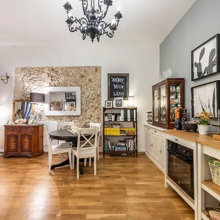 Nyaraló Marina House *